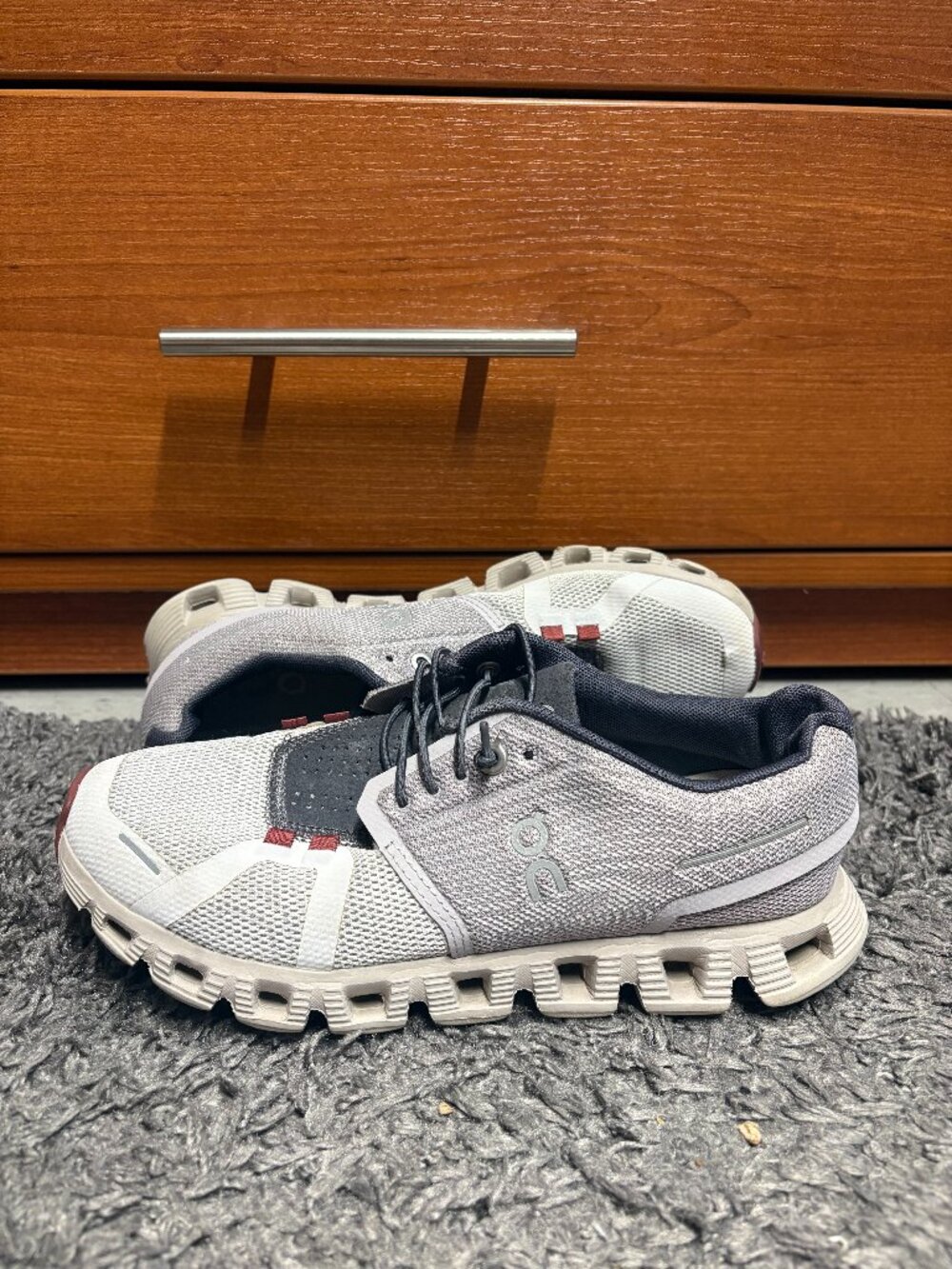 On Cloud 5 Shoes Womens Size 7 Light Gray Training Comfort Running Walking Gym